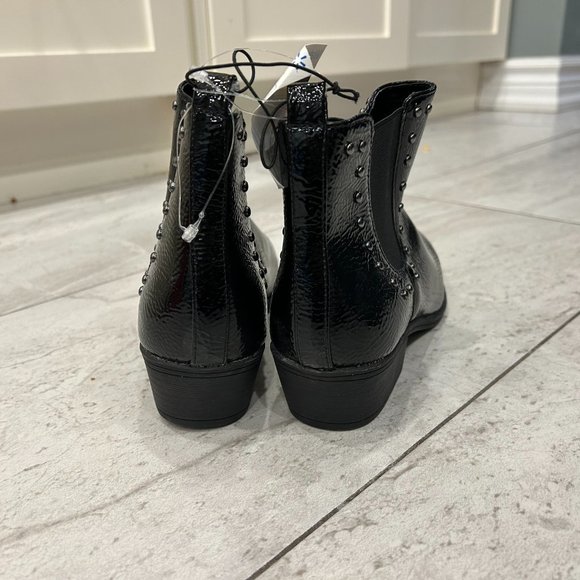 US7 George Blank Shine Leather, Pull-On Studded Ankle Boot NEW, 1in Block Heel - Picture 4 of 7